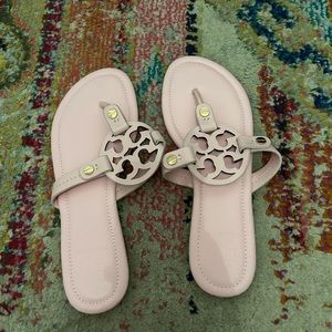 NOT AUTHENTIC TORI BURTCH SANDLES